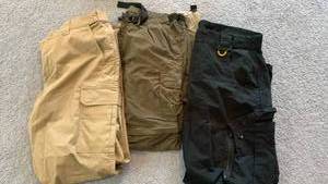 lot 2015 image: Mens pants size XL