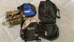 lot 2019 image: Back packs, duffle bag and small carry on bag