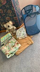 lot 2028 image: Throw blankets and stuffed toy