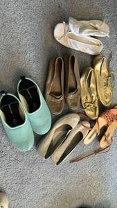 lot 2030 image: Ladies shoes size 7-8