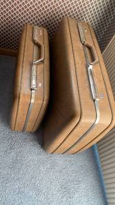 lot 2036 image: American Tourister Hard Shell Suitcases Set of 2 28x20 and smaller