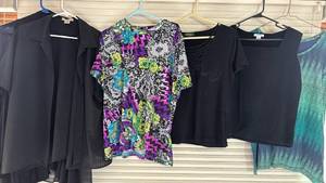 lot 2105 image: Womens  XL Tops and Cardigan