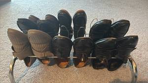 lot 2152 image: Mens Dress Shoes and Loafers 8.5 9 with Metal Stand