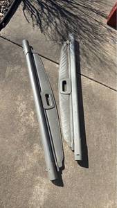 lot 3000 image: Retractable Rear Cargo Covers
