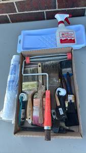 lot 3040 image: Paint Brushes are Drop Plastic