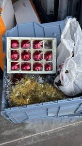 lot 3050 image: Box of Tinsel and Bulbs
