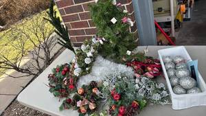 lot 3055 image: Mini Christmas trees and Holiday Decor