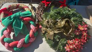 lot 3101 image: Wreaths