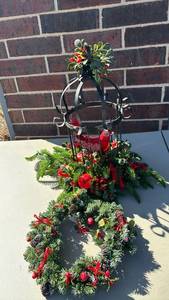lot 3112 image: Holiday Cardinal Wreath with Metal Lantern Display
