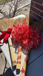 lot 3117 image: Three Holiday Brooms