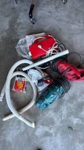 lot 3126 image: Vacuums and more