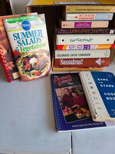 lot 3233 image: Cookbooks.