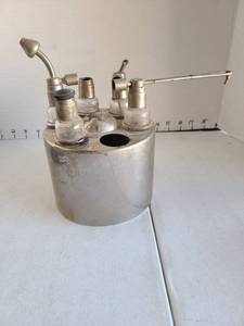 lot 3242 image: Laboratory Bunsen Burner Gas Manifold