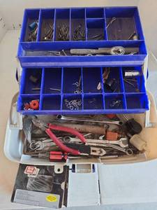 lot 3243 image: Plastic tackle box with tool contents