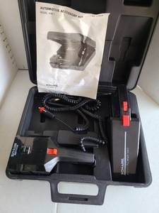 lot 3249 image: Bon-Aire Auto Power Vac and Brite-Lite Kit Model AK-1