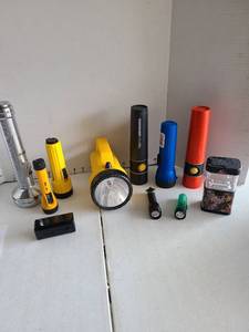 lot 3256 image: Flashlights