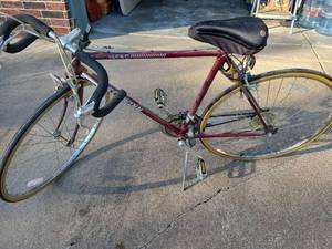 lot 3500 image: 1980s Schwinn Sprint Road Bike