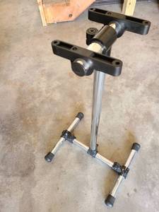 lot 3501 image: Bicycle repair stand