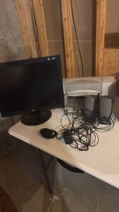 lot 4130 image: LG Flatron L1932TQ Monitor with Dell Speakers and HP Printer