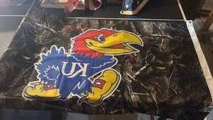 lot 4133 image: Kansas Jayhawks Camouflage Flag 3 ft x 5 ft