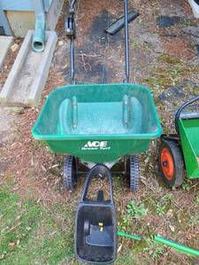 lot 5003 image: Ace broadcast lawn and garden spreader, plus a handheld spreader.