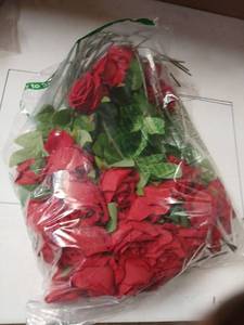 lot 50700 image: Red Artificial Rose Bouquet - Retail $15