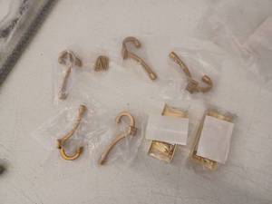 lot 26040 image: Lot of Gold Hardware
