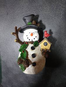 lot 4014 image: Snowman with Cardinal Winter Decor