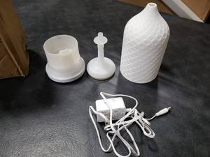 lot 4905 image: Air scent diffuser - Retail $14
