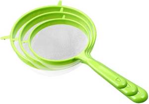 lot 5342 image: 3 PCSSet Flour Sifter with Long Handle, Plastic Hangable Flour Colander Powder Filter Strainer Fine Mesh Colander Coffee Filter Tea Strainer, Strainers and Colanders and Food Strainers Green - Retail $9