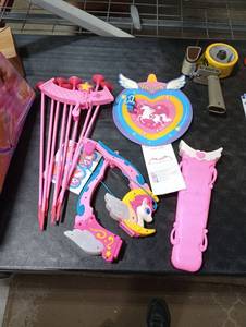 lot 6258 image: Unicorn Bow and Arrow Girls Toy Set with Target