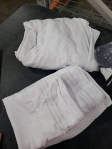 lot 6463 image: White Sheet set with Decorative Trim Details - Retail $15