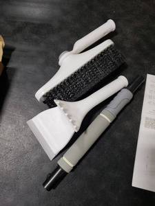 lot 6913 image: Ice Snow Scraper with Brush