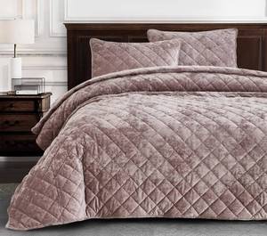 lot 6967 image: Chezmoi Collection Lux Dusty Pink Velvet Quilt Oversized King Set, 3-Piece Plush Distressed Velvet Bedding All Season Lightweight Comforter Brushed Microfiber Reverse with Diamond Stitch Quilting - Retail $105