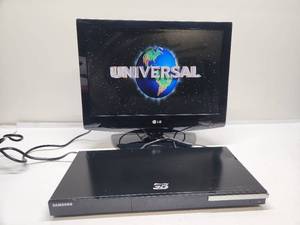 lot 6 image: Samsung Smart 3D Blu-ray Player with HDMI