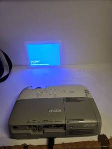 lot 19 image: Epson H283A LCD Projector with Carrying Case