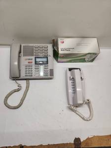 lot 20 image: RadioShack Caller ID Wall Phone 43-3901