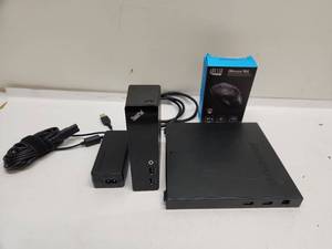 lot 22 image: Lenovo ThinkPad Docking Station with Adesso Mouse