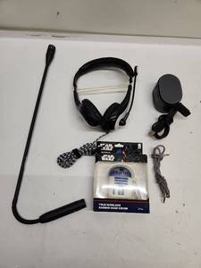 lot 38 image: Star Wars R2-D2 Earbud Case Cover & Gaming Headset Bundle