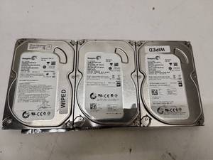 lot 85 image: Seagate Barracuda 250GB SATA Hard Drives - Lot of 3