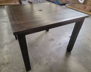 lot 53453 image: 4 count Factory Sealed&nbspModern Aluminum Slat Dining Table 38.5&nbsp