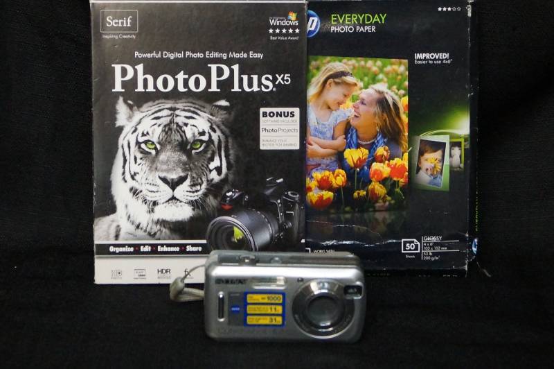 lot 215 image: Digital Camera and Photo Paper Lot