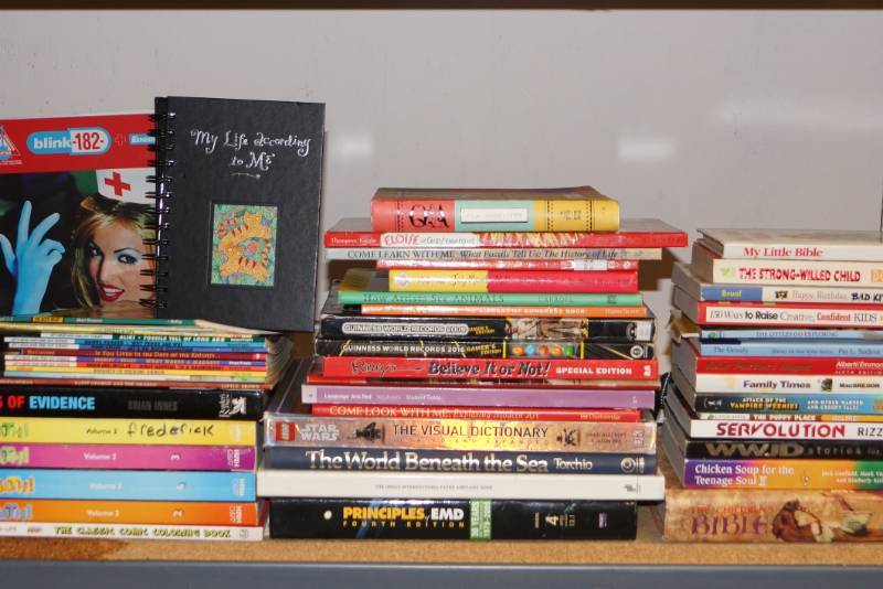 lot 228 image: Childrens Book Lot