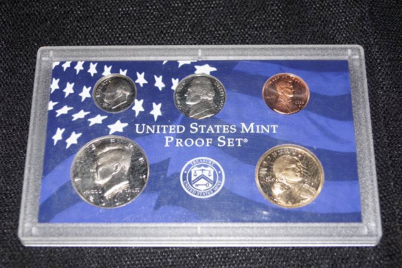 lot 271 image: United States Mint Proof Set- Coins