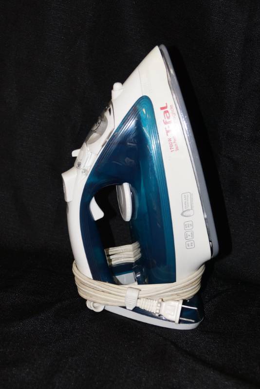 lot 272 image: T-Fal Iron