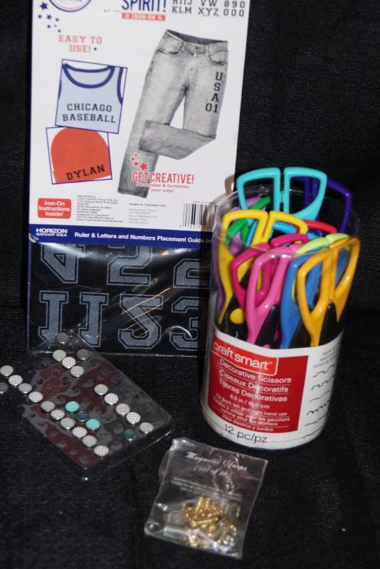 lot 273 image: Crafting Lot- Scissors and More