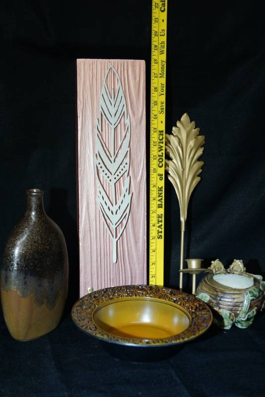 lot 276 image: Decor Lot