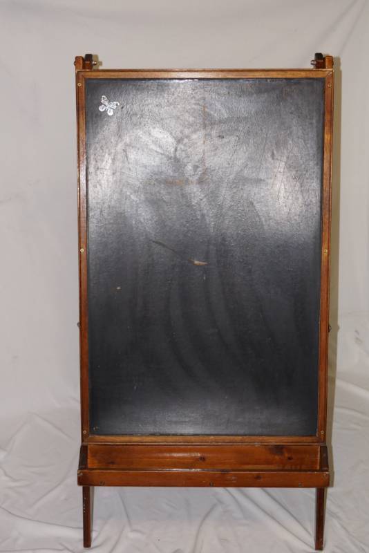 lot 283 image: Easel Style Chalkboard