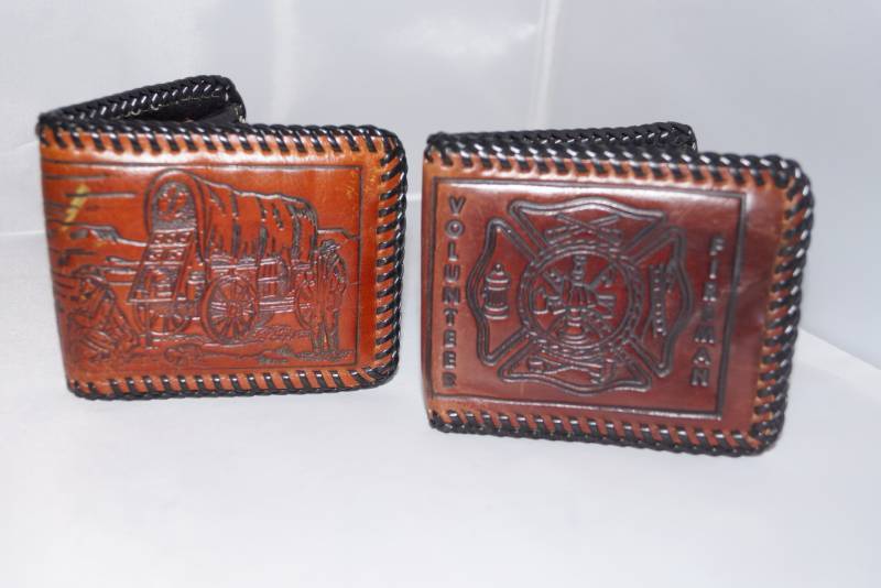 lot 310 image: Vintage Leather Wallet Lot