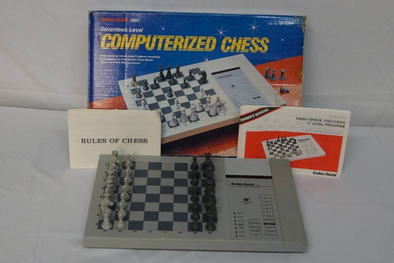 lot 313 image: Computerized Chess Set
